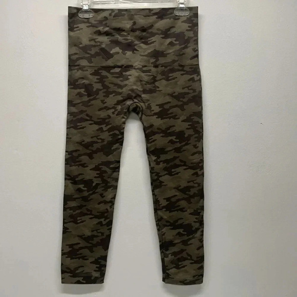 Spanx Leggings Look at Me Now Seamless Cropped Camo Camouflage Green Plus Sz 1X - Picture 4 of 8